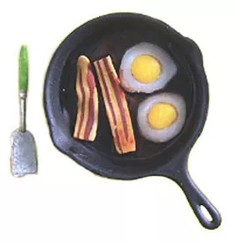 CARRUDUS - 1 Inch Scale Dollhouse Miniature - Bacon And Eggs With Pan And Spatula (CAR0849)
